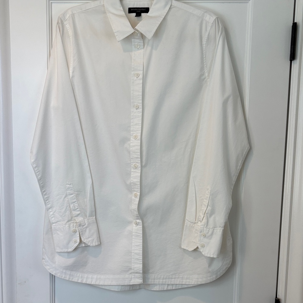 Banana Republic Elegant Ivory Button Down Shirt